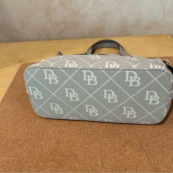 Dooney& Bourke signature gray and white quilted handbag Ruby Style 799344784928 - Picture 7 of 16